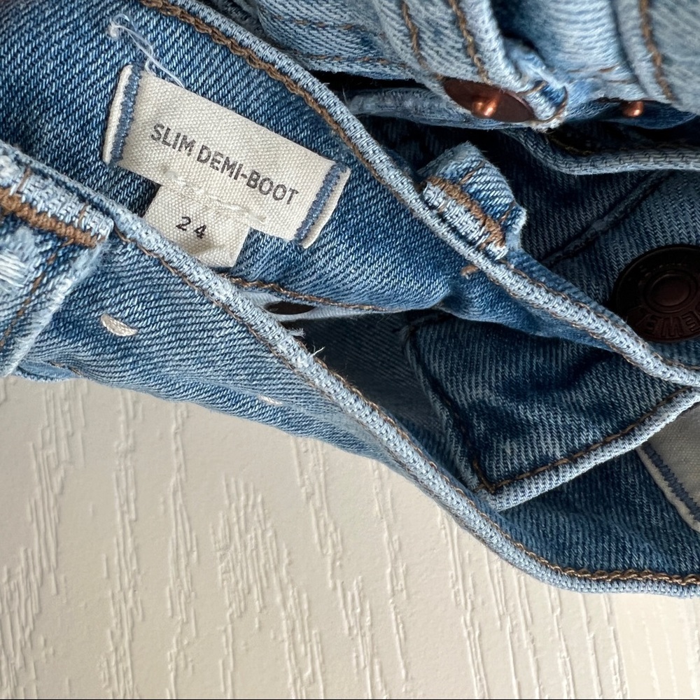 Madewell Slim Demi-Boot Jeans in Denis Wash - Picture 9 of 12